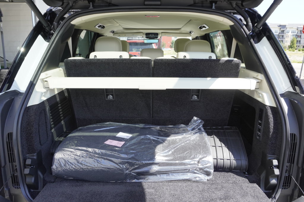 New 2026 Land Rover Range Rover Long Wheelbase SE AWD/4WD image 31