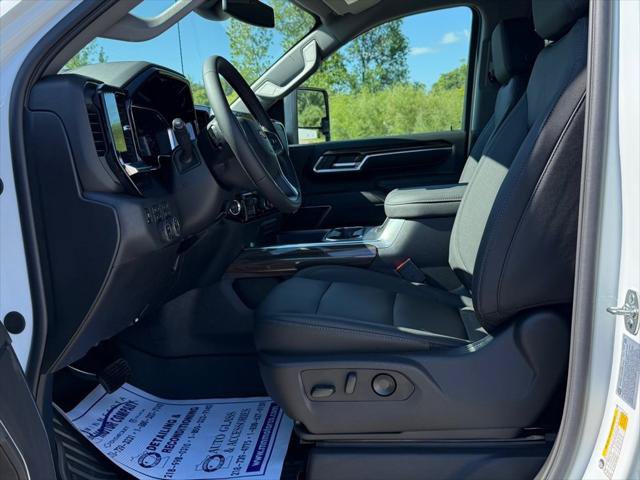 New 2026 Chevrolet Silverado 3500 LT w/ All Star Edition AWD/4WD image 8