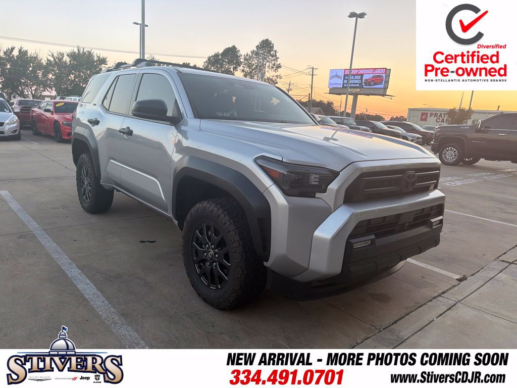 Used 2025 Toyota 4Runner SR5 AWD/4WD image 1