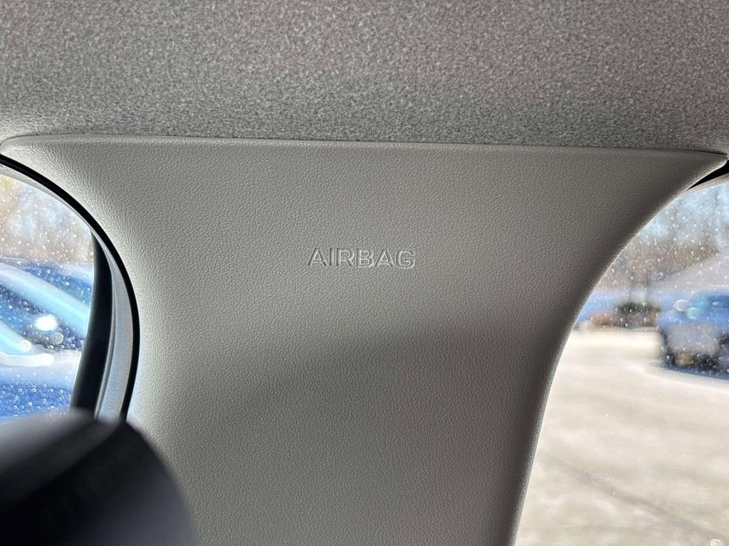 Used 2024 Kia Niro EX image 31