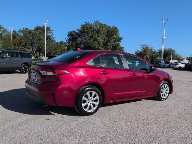 Used 2025 Toyota Corolla LE FWD image 4