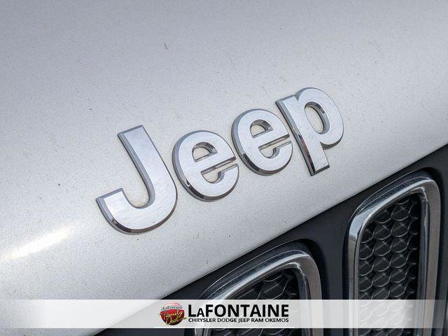 Certified 2018 Jeep Renegade Latitude w/ Popular Equipment Group image 9