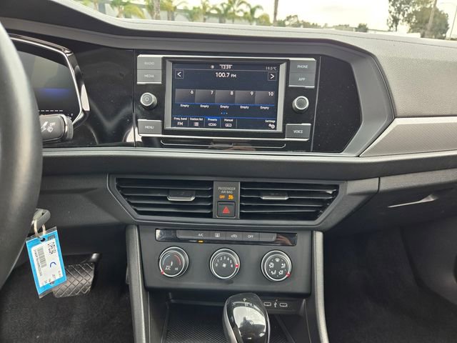 Used 2024 Volkswagen Jetta S image 19