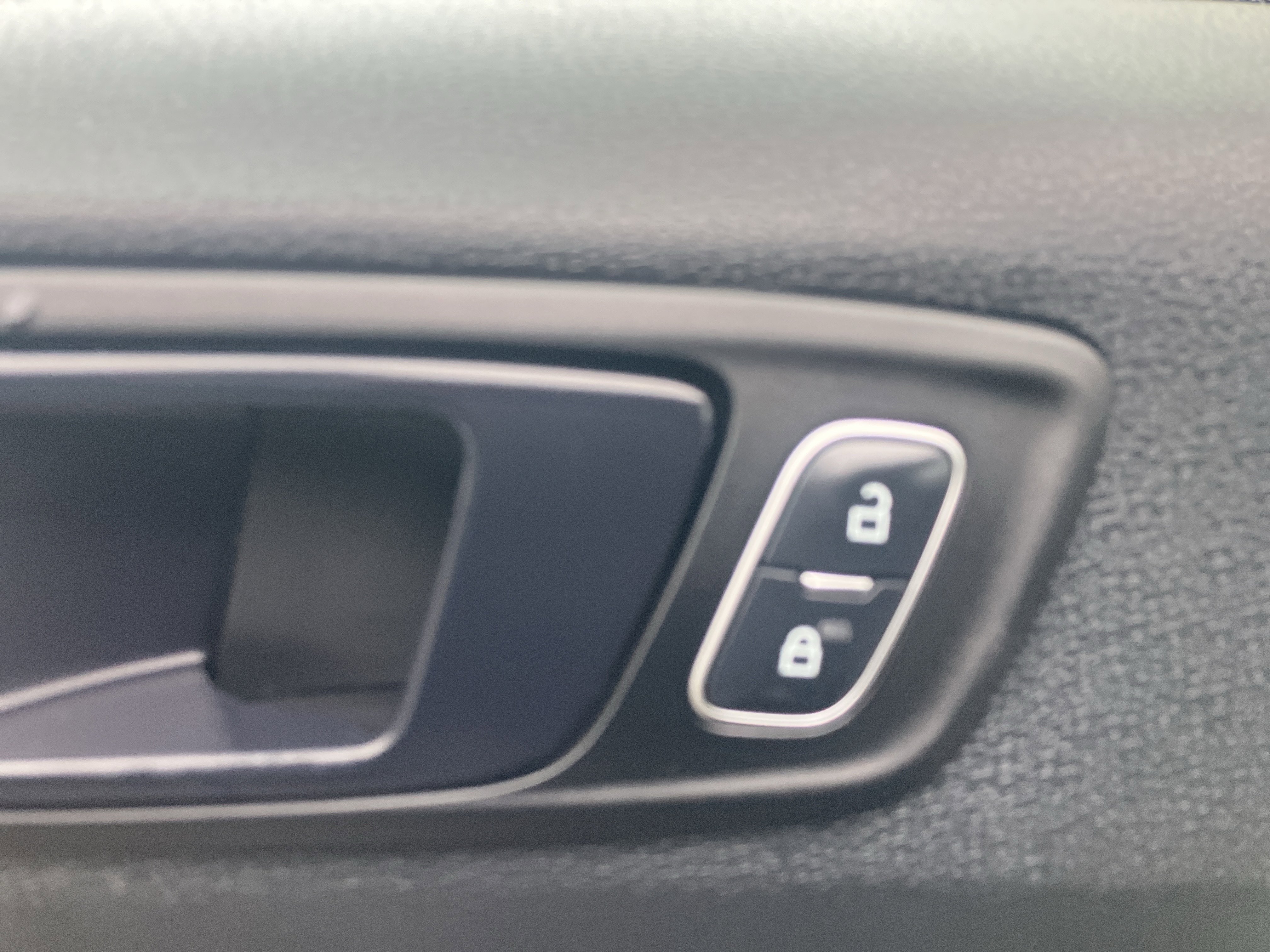 Used 2018 Ford EcoSport SES w/ Cold Weather Package image 18