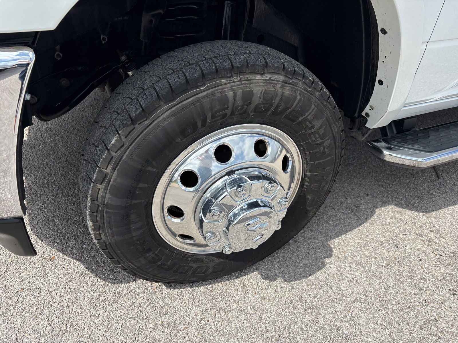 Used 2022 RAM 3500 Laramie w/ Chrome Appearance Group image 33