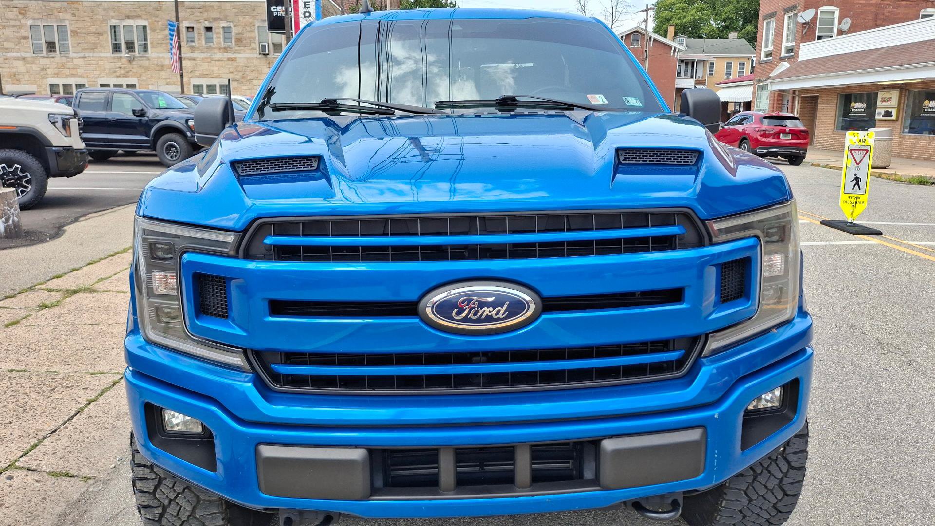 Used 2019 Ford F150 XLT w/ Equipment Group 302A Luxury AWD/4WD image 2