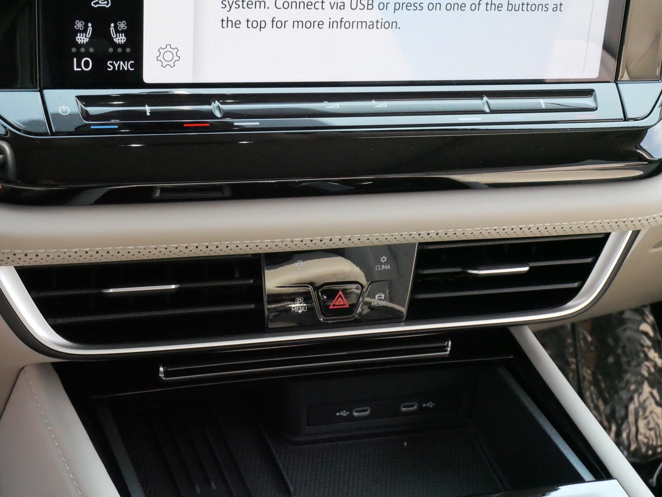 Used 2025 Volkswagen Atlas SEL Premium R-Line AWD/4WD image 23
