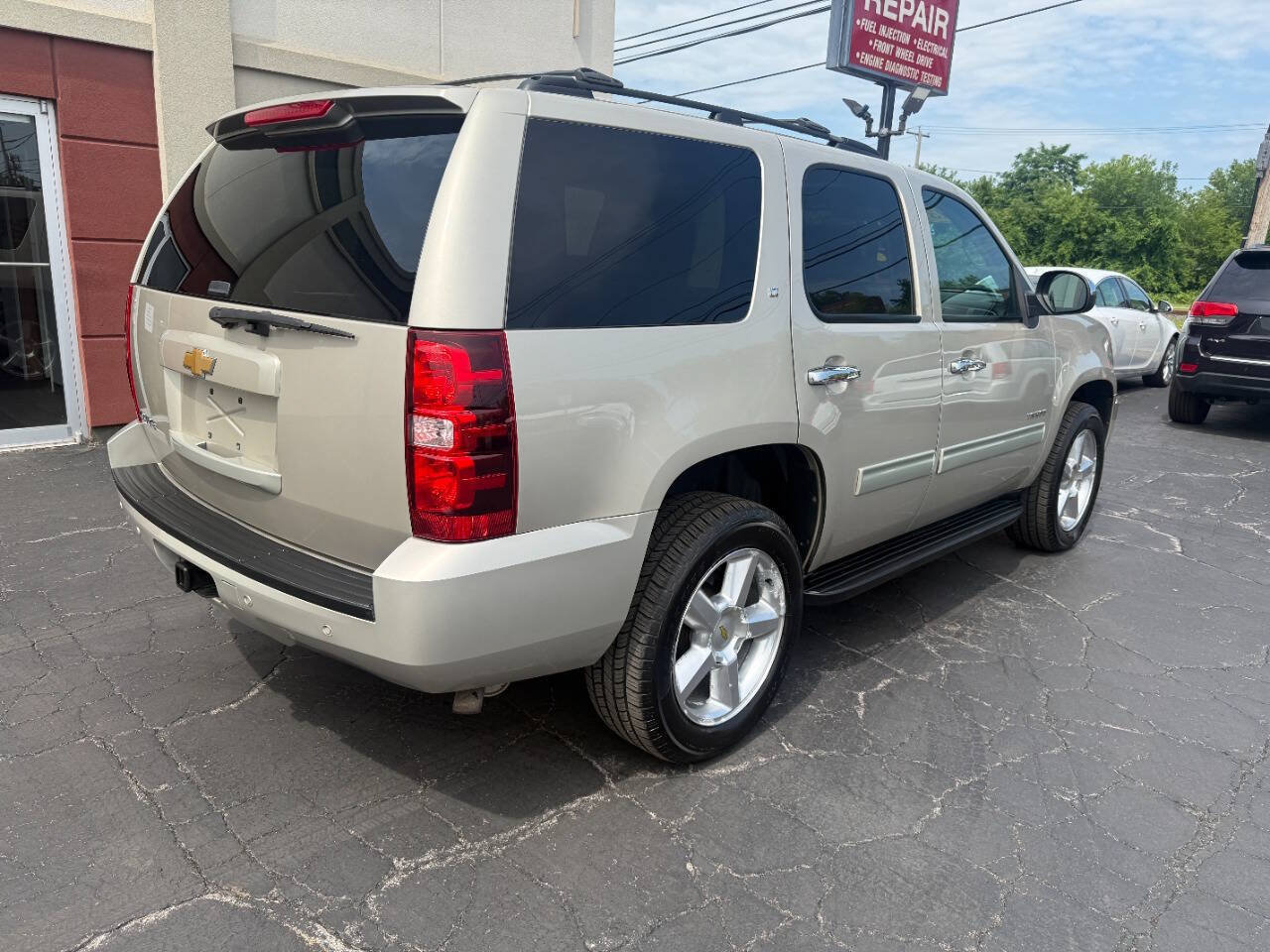 Used 2013 Chevrolet Tahoe LT w/ All-Star Edition AWD/4WD image 6
