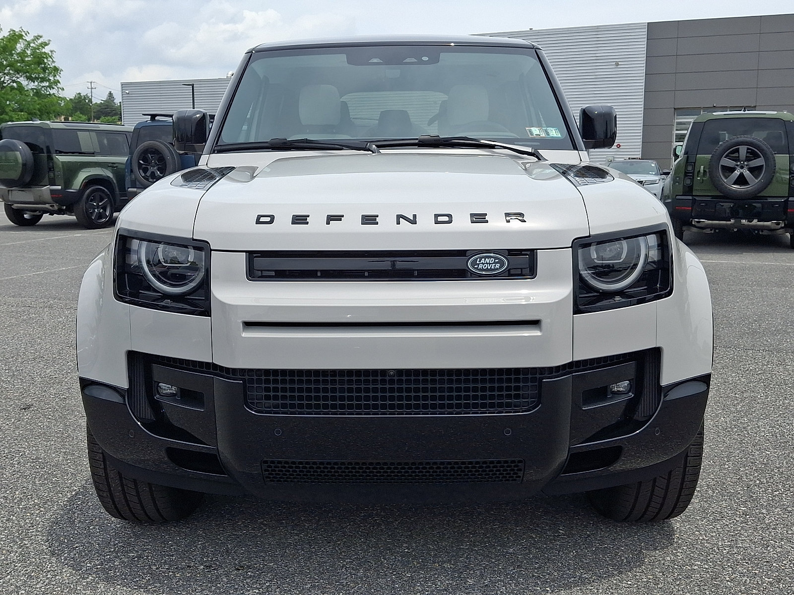 Used 2026 Land Rover Defender 110 X-Dynamic SE AWD/4WD image 8