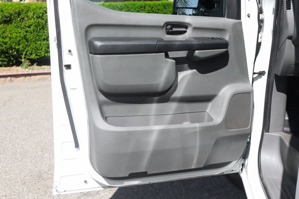 Used 2019 Nissan NV 2500 SV image 19
