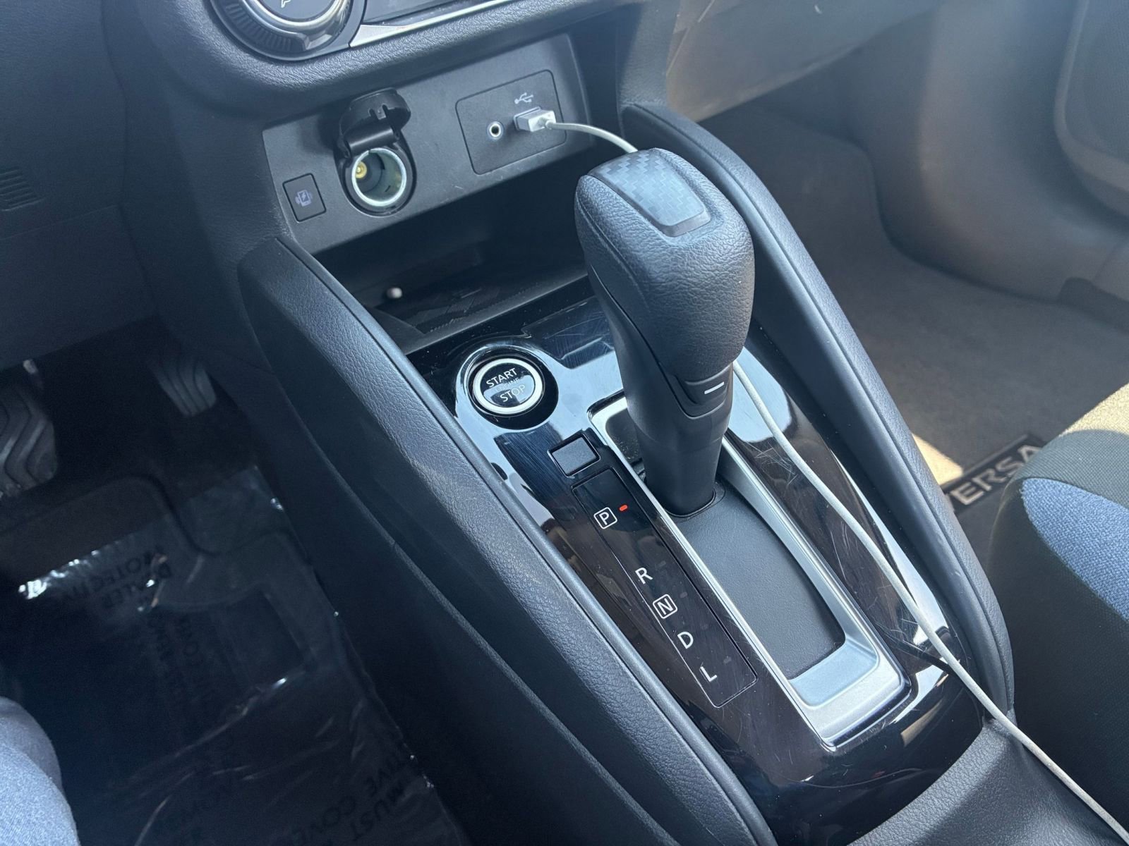 Used 2025 Nissan Versa SV image 36