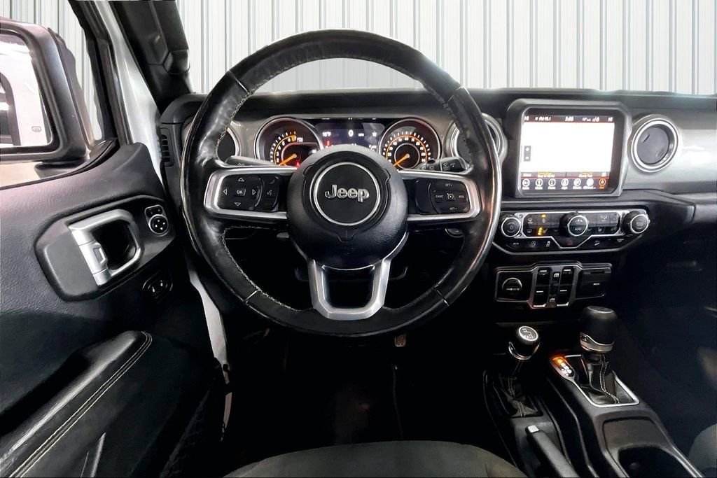 Used 2019 Jeep Wrangler Unlimited Sahara w/ Uconnect 4C Nav & Sound Group AWD/4WD image 8