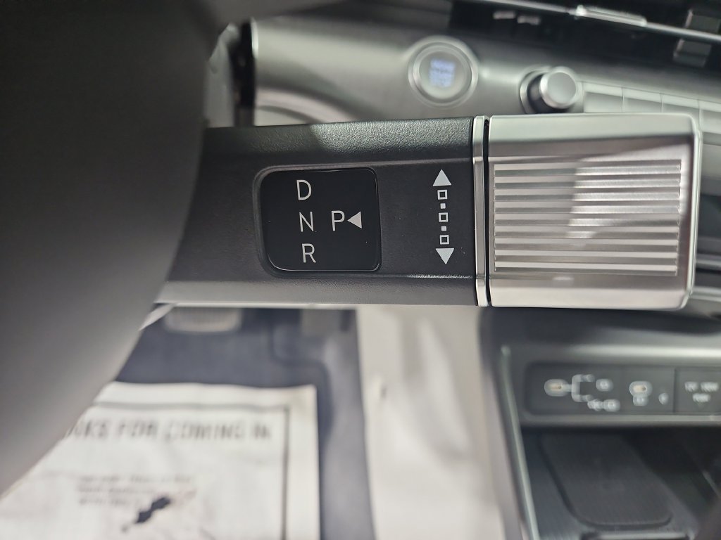 Certified 2025 Hyundai Kona SEL AWD/4WD image 25