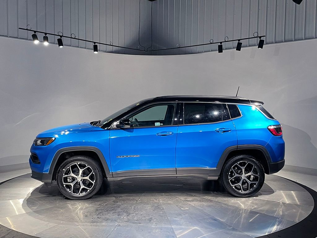 Used 2024 Jeep Compass Limited image 14