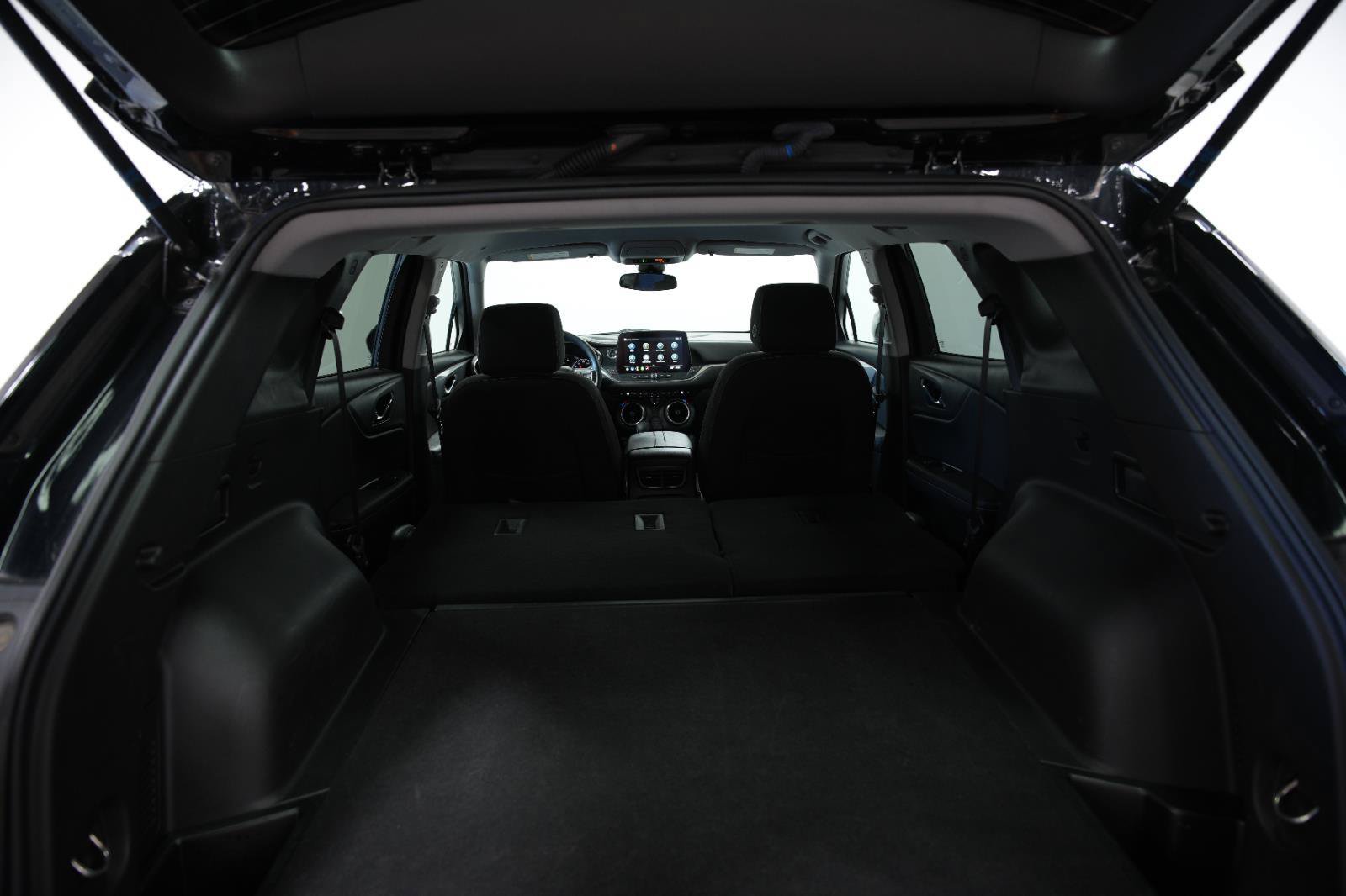 Used 2025 Chevrolet Blazer LT AWD/4WD image 16