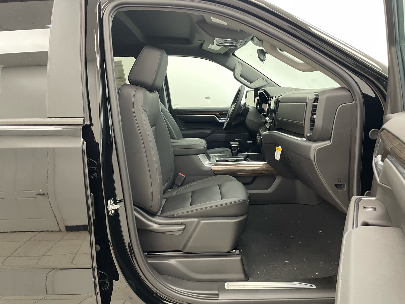 New 2026 Chevrolet Silverado 1500 RST w/ Convenience Package II AWD/4WD image 17