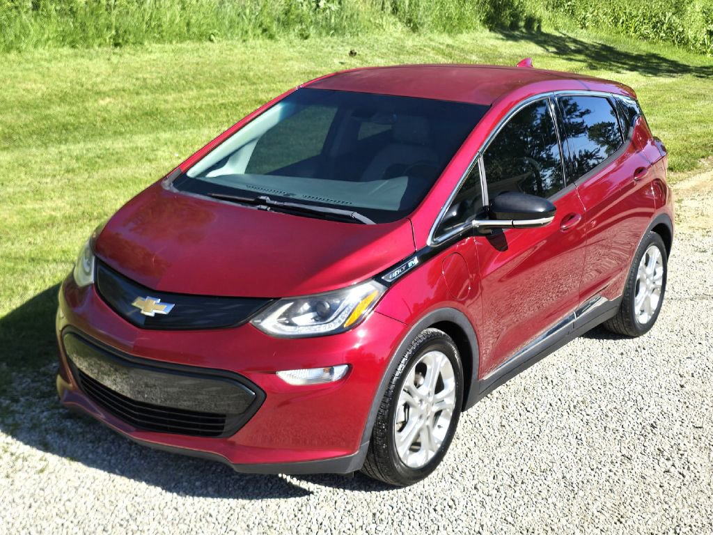 Used 2017 Chevrolet Bolt LT FWD image 1