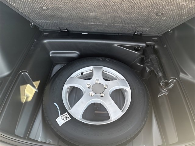 New 2025 Jeep Grand Cherokee Altitude image 34