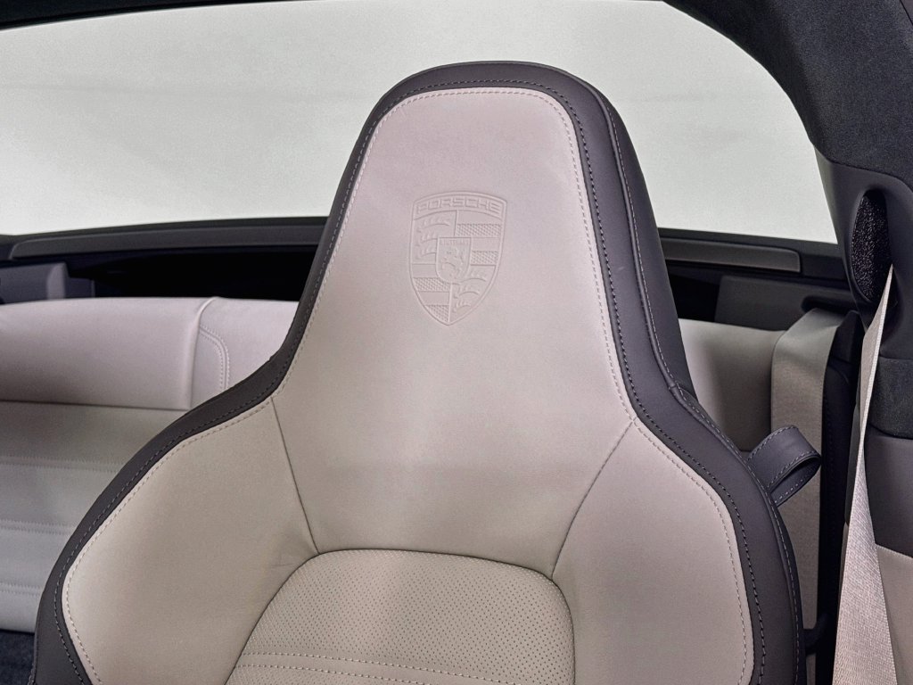 Certified 2026 Porsche 911 Targa 4 GTS AWD/4WD image 26