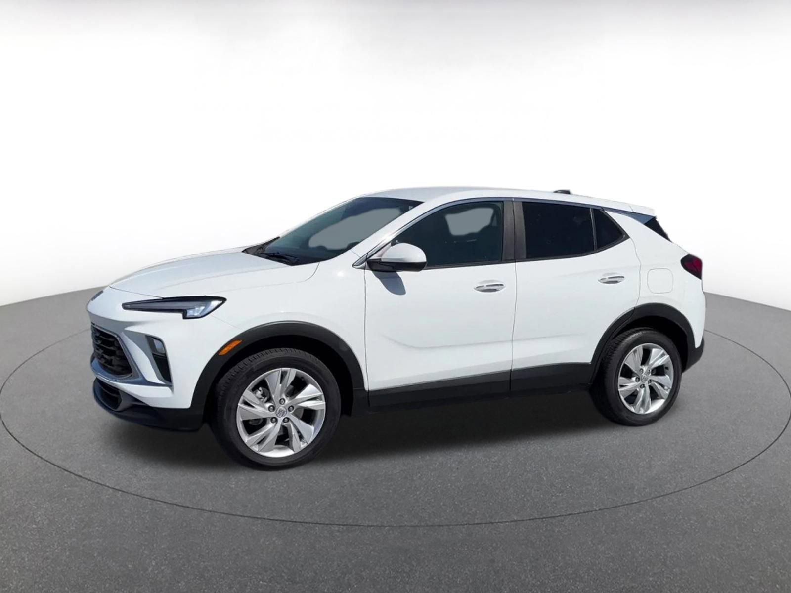 Used 2025 Buick Encore GX Preferred AWD/4WD image 8