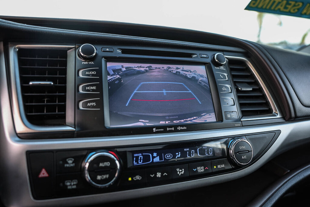 Used 2016 Toyota Highlander XLE FWD image 15