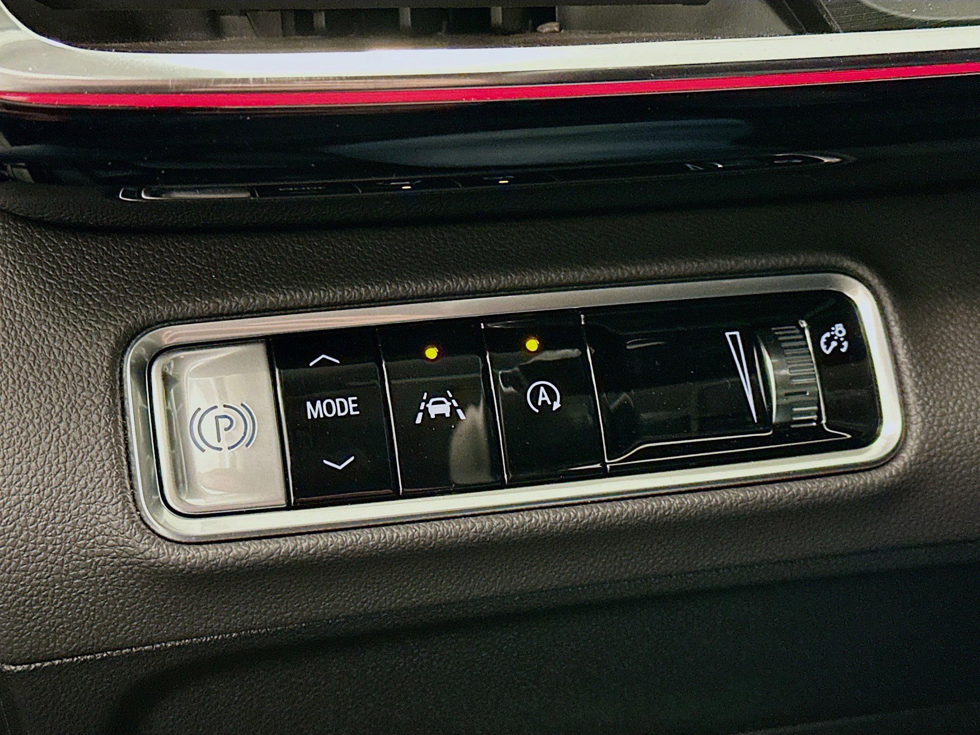 Used 2025 Buick Envision Preferred image 17