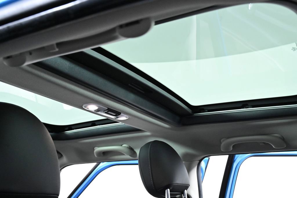 Used 2019 MINI Cooper 4-Door Hardtop w/ Signature Upholstery Package image 26