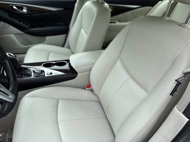 Used 2019 INFINITI Q50 Luxe w/ Essential Package (3.0T Luxe) AWD/4WD image 20