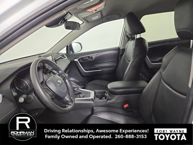 Used 2021 Toyota RAV4 LE AWD/4WD image 11