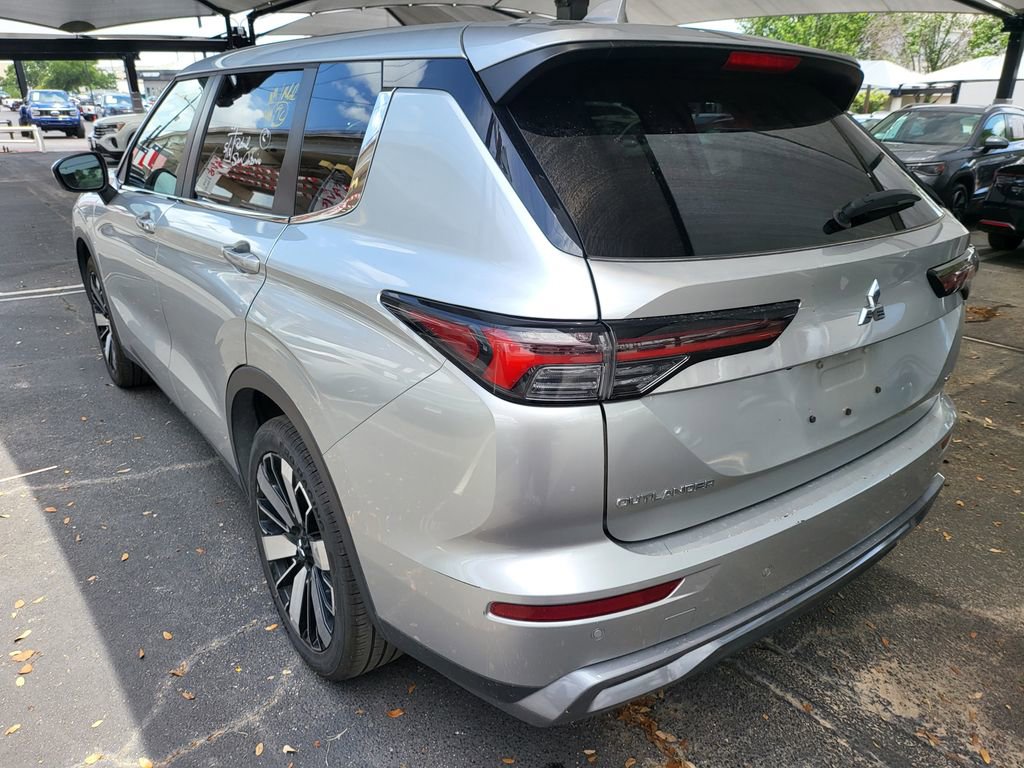 Used 2025 Mitsubishi Outlander SE AWD/4WD image 9