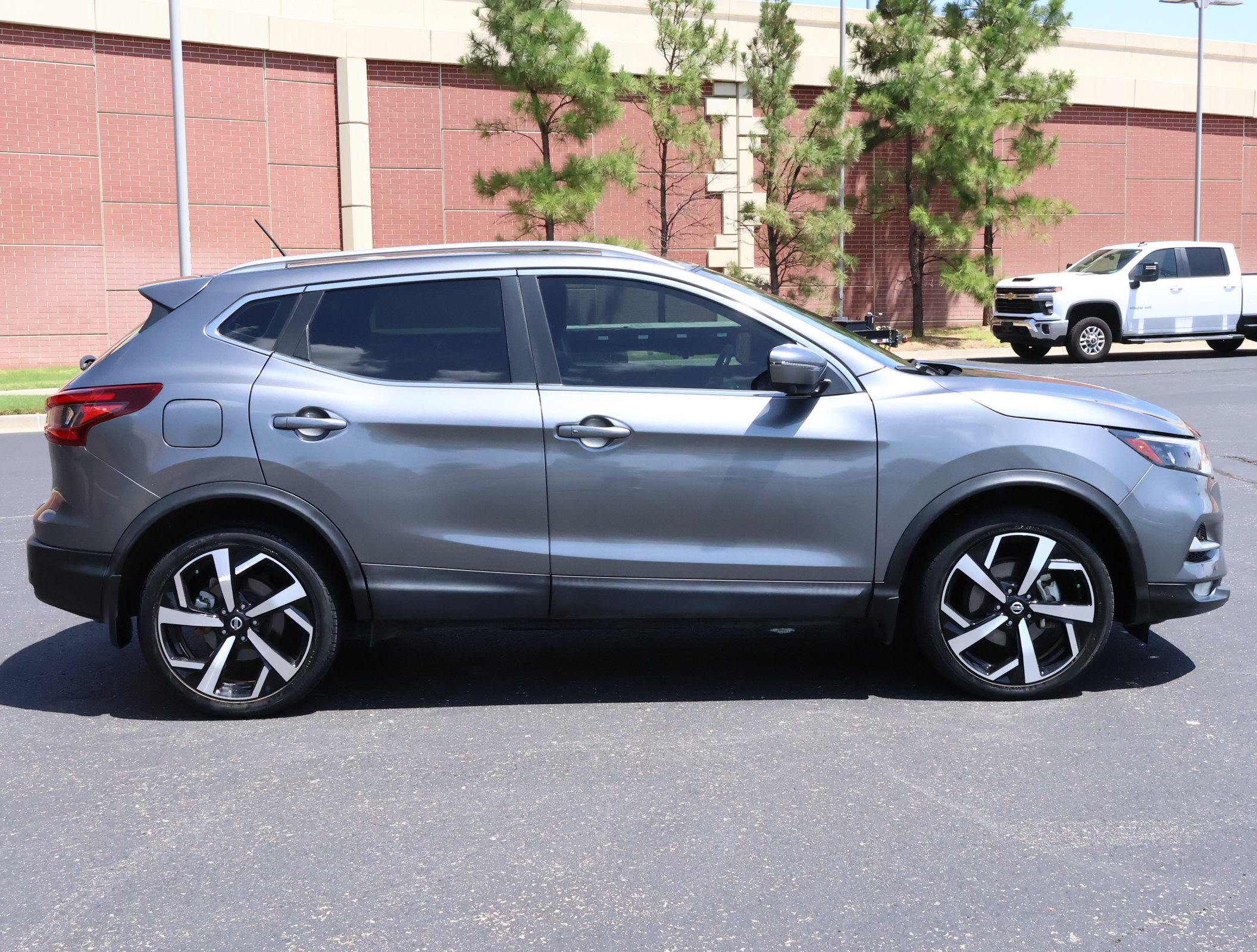 Used 2022 Nissan Rogue Sport SL w/ Premium Package AWD/4WD image 35