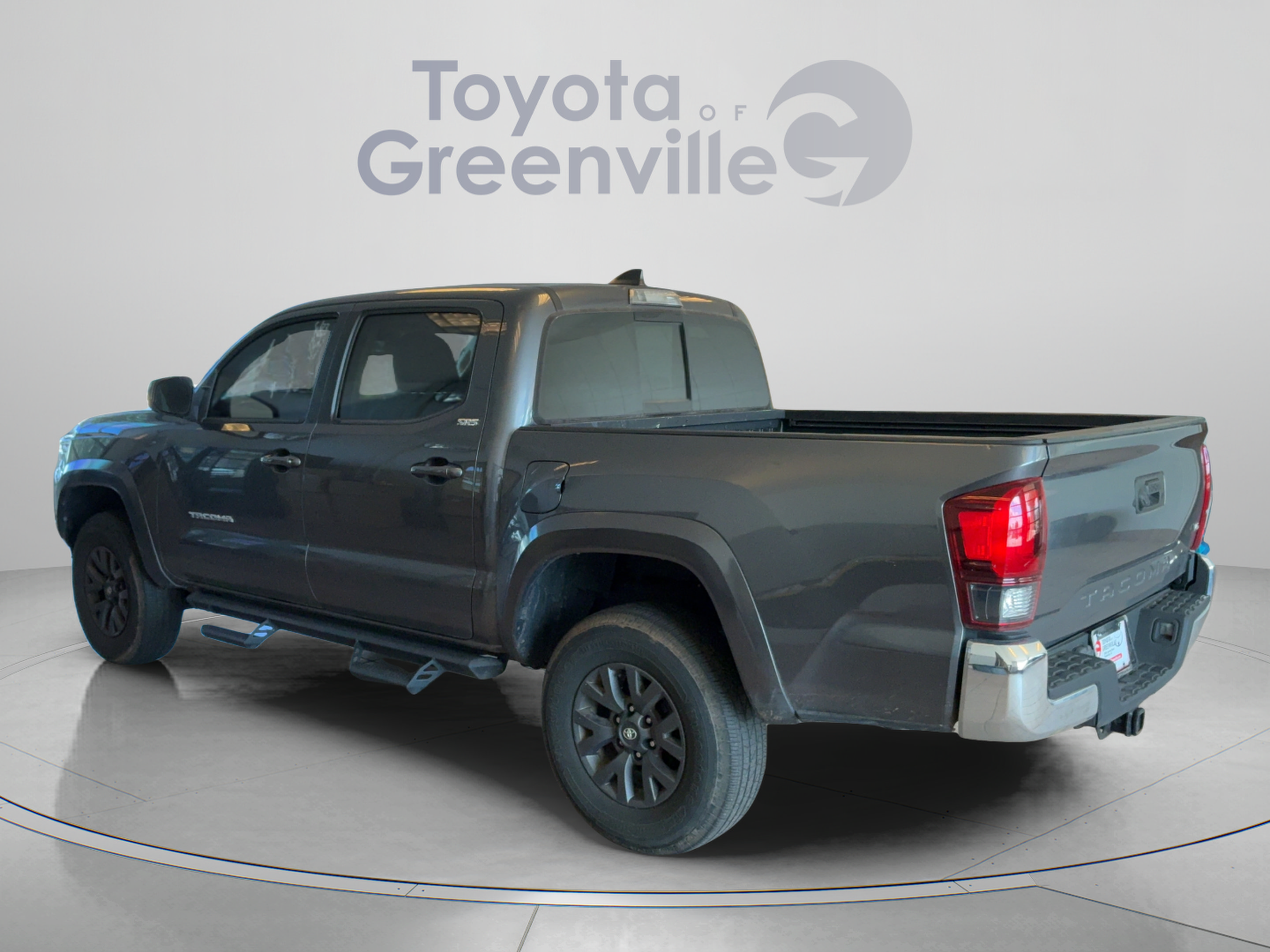 Used 2021 Toyota Tacoma SR5 RWD image 4