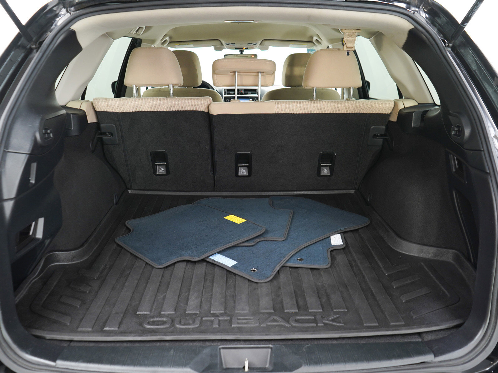 Used 2019 Subaru Outback 2.5i Premium image 9