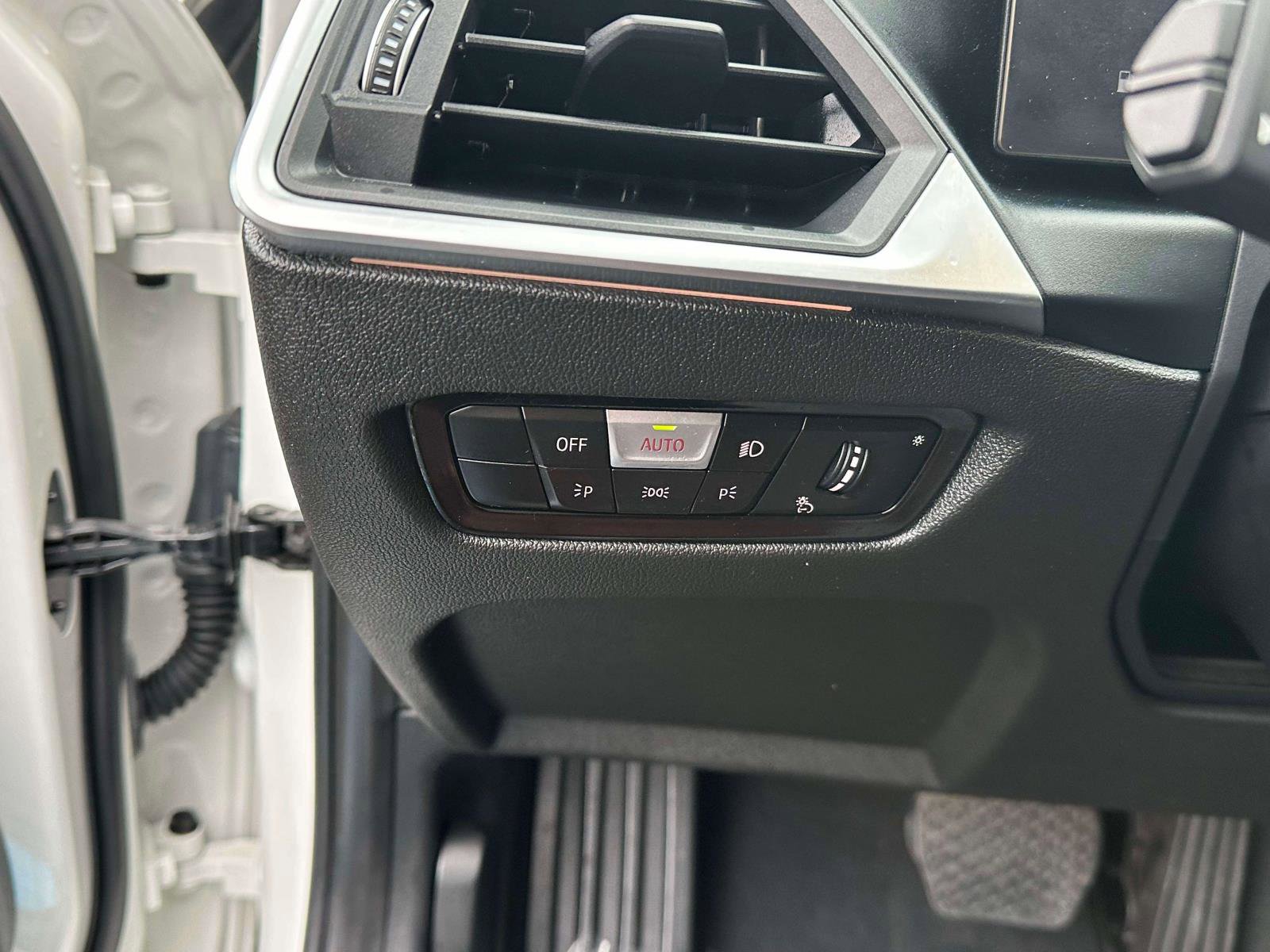 Used 2023 BMW 330i xDrive Sedan w/ Premium Package image 21