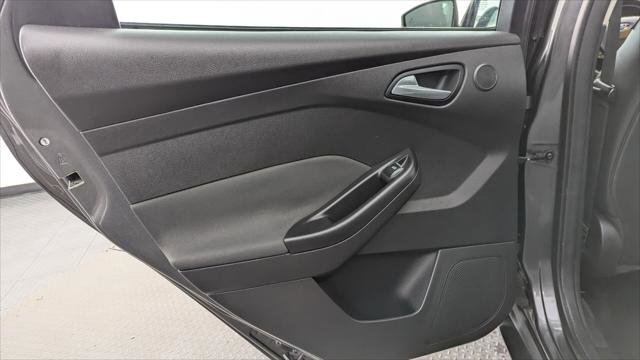 Used 2016 Ford Focus Titanium w/ Titanium Technology Package image 16