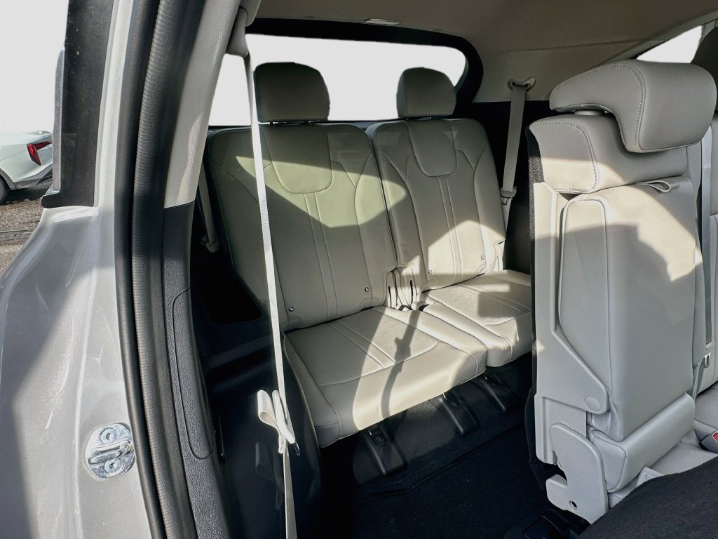 New 2026 Kia Sorento S w/ S Panoramic Sunroof Package FWD image 26