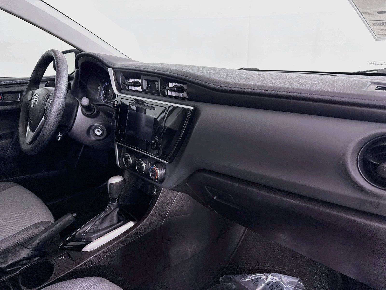 Used 2018 Toyota Corolla L FWD image 34