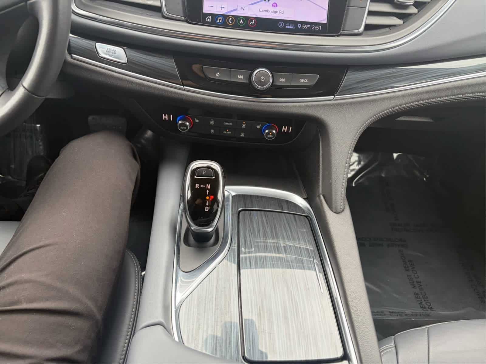 Used 2020 Buick Enclave Essence w/ Sound and Sites Package AWD/4WD image 18
