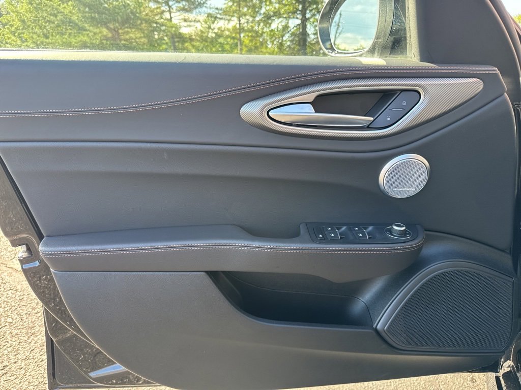New 2025 Alfa Romeo Giulia AWD w/ Driving Assist Package image 12