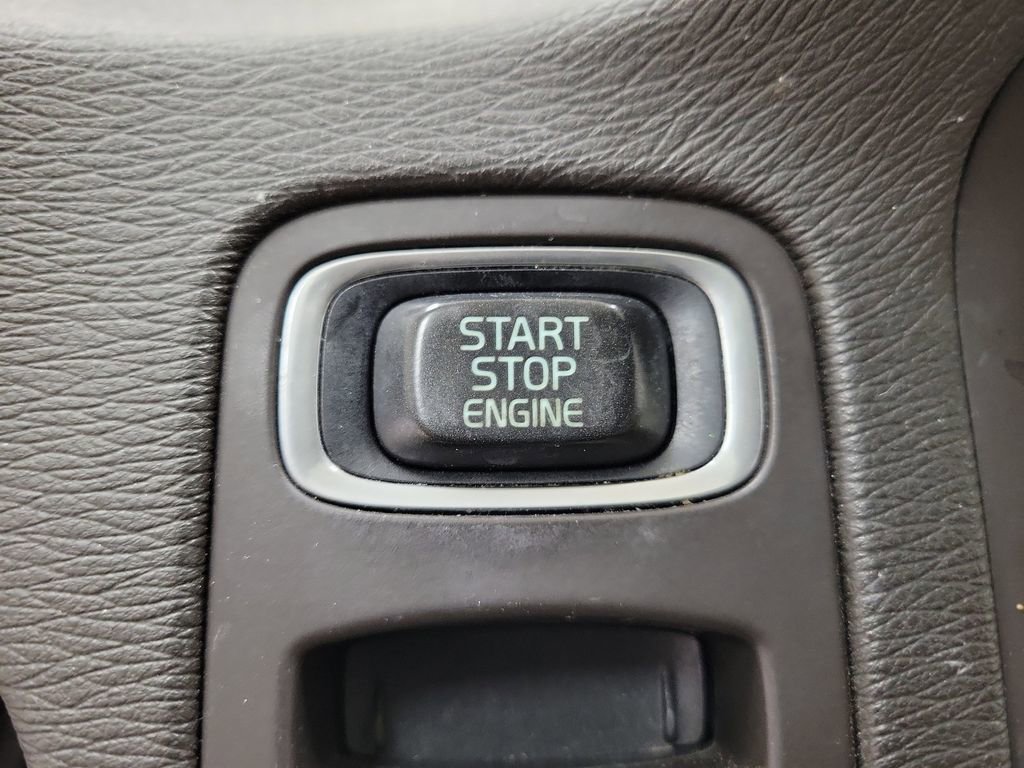 Used 2013 Volvo XC70 3.2 image 30