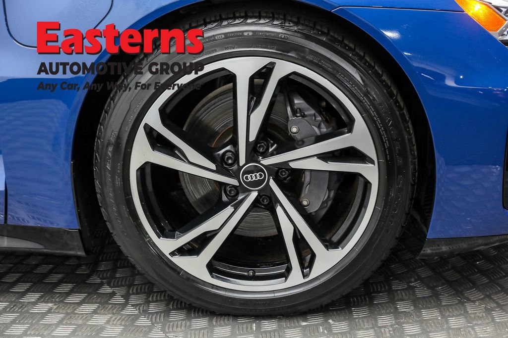 Used 2022 Audi e-tron GT Premium Plus w/ Performance Package image 33