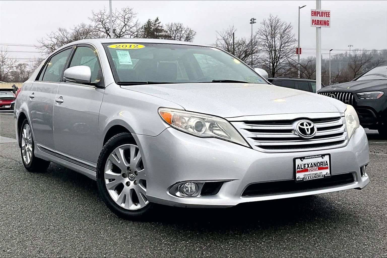Used 2012 Toyota Avalon Limited image 2