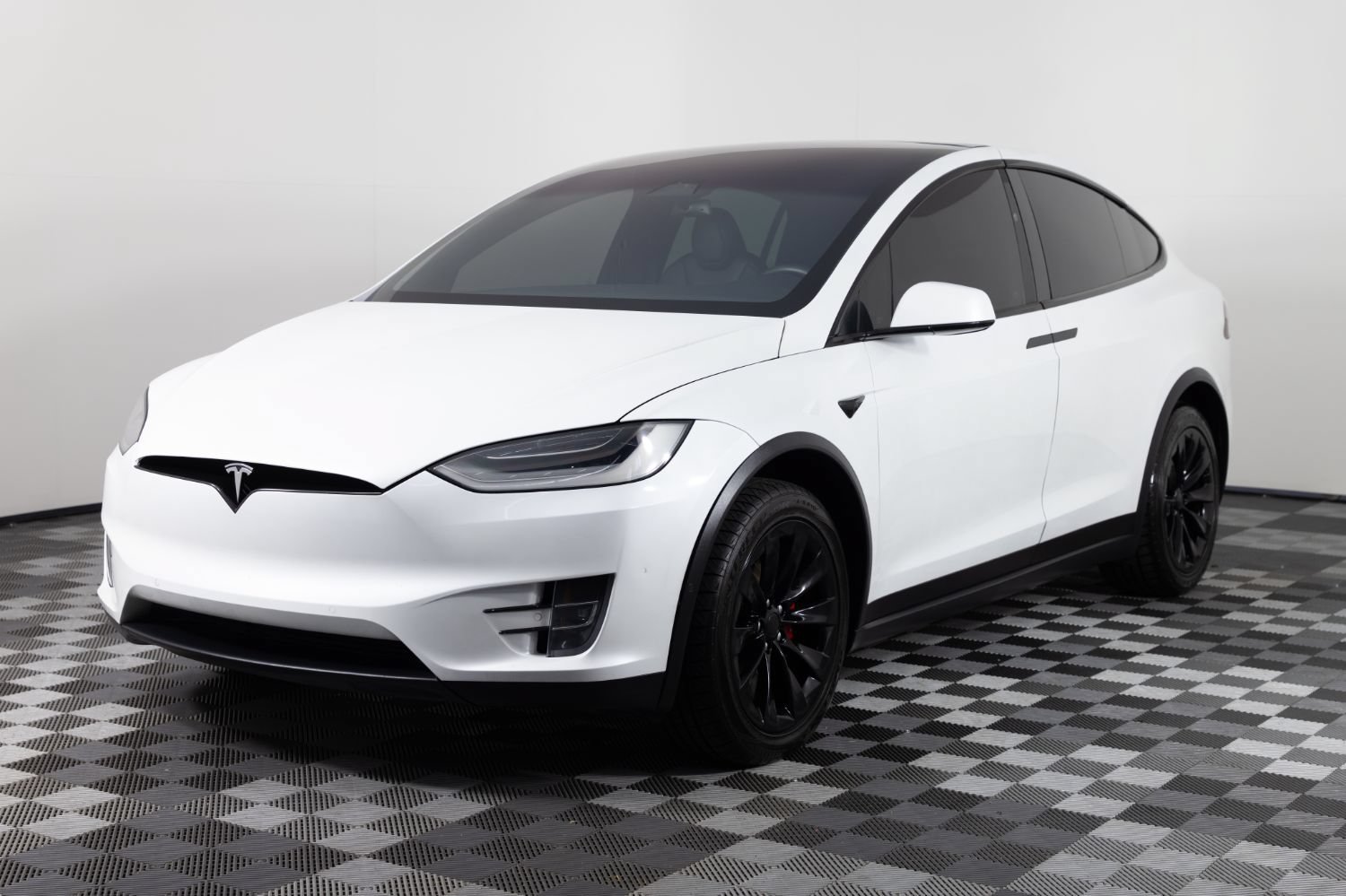 Used 2020 Tesla Model X Performance AWD/4WD image 2