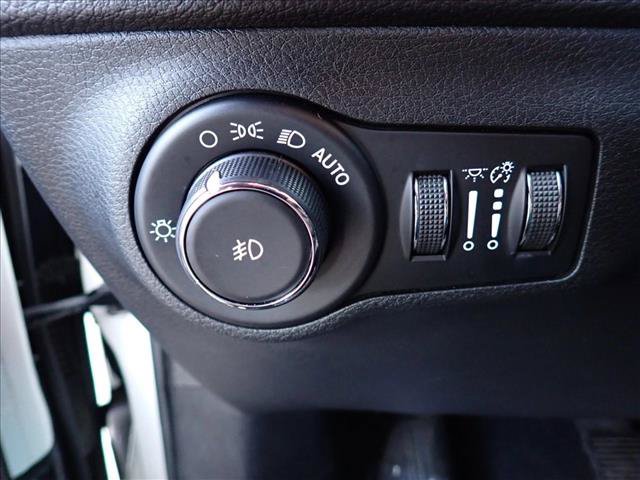 Used 2018 Jeep Compass Latitude w/ Popular Equipment Group AWD/4WD image 15