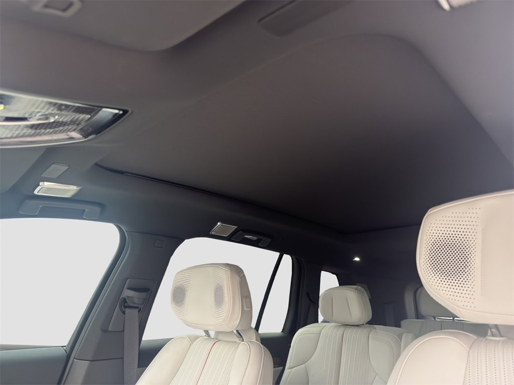 Used 2026 Cadillac Vistiq Luxury image 5