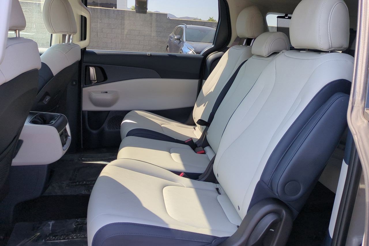 New 2026 Kia Carnival SX image 22