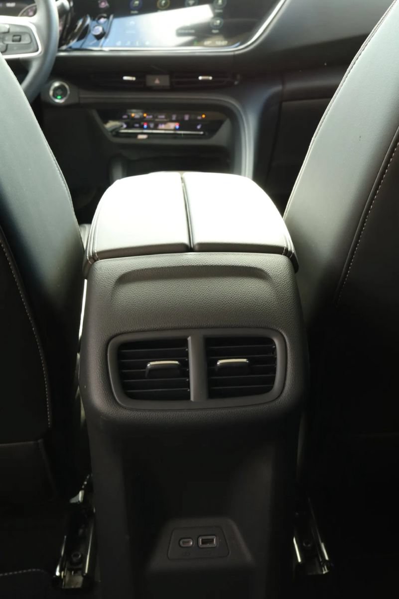 Used 2023 Buick Envision Essence AWD/4WD image 34