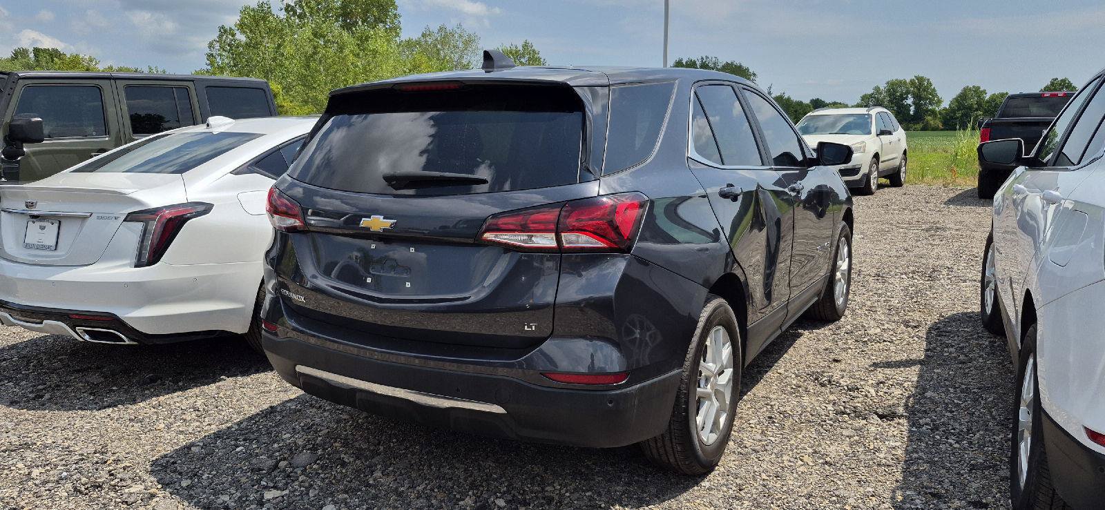 Used 2023 Chevrolet Equinox LT FWD image 3