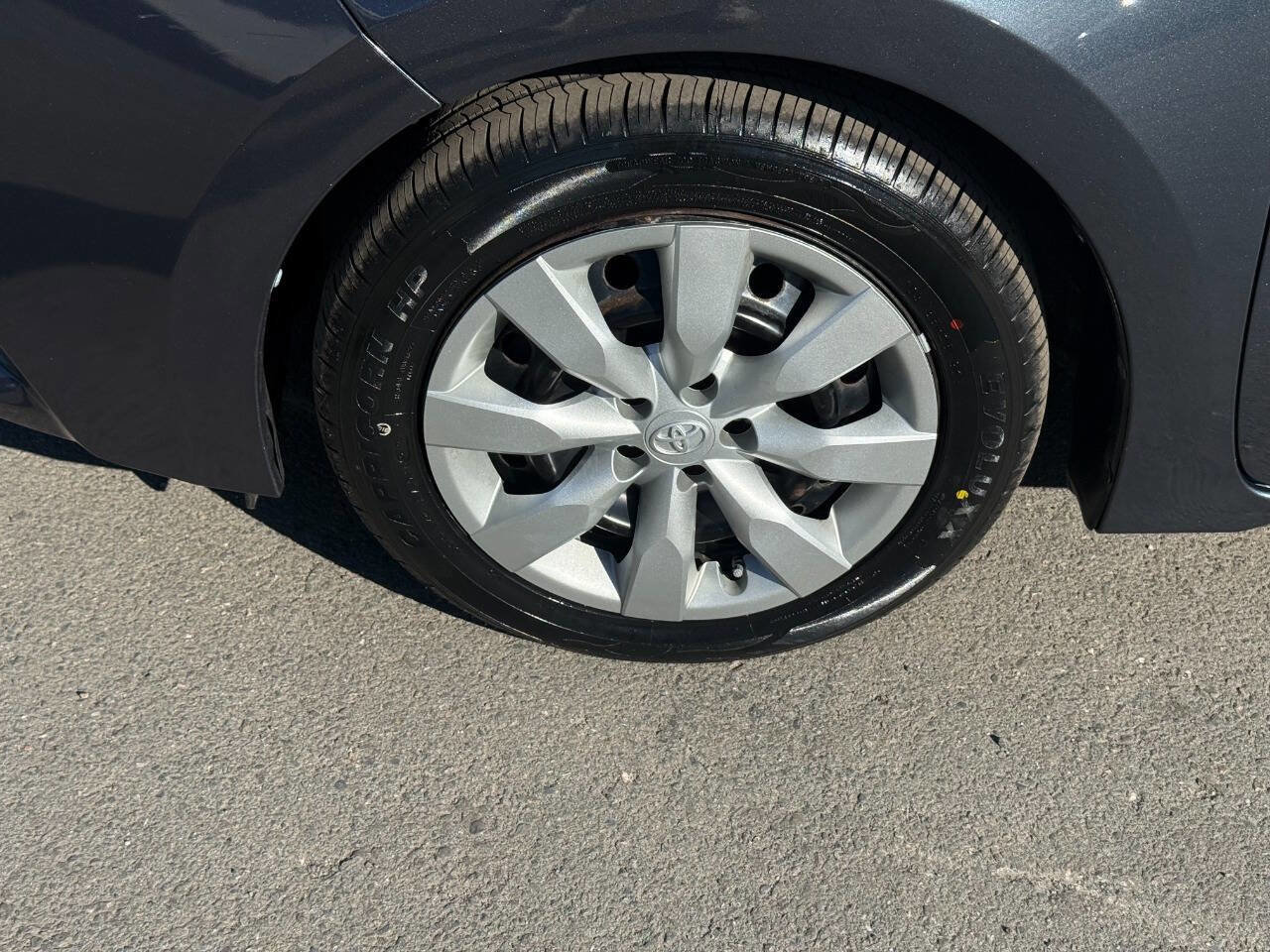 Used 2015 Toyota Corolla LE FWD image 34