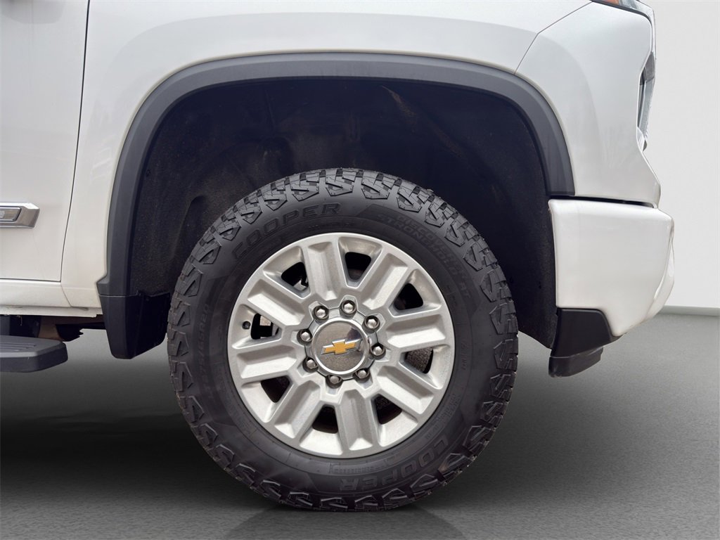 Used 2024 Chevrolet Silverado 3500 High Country w/ High Country Premium Package image 22